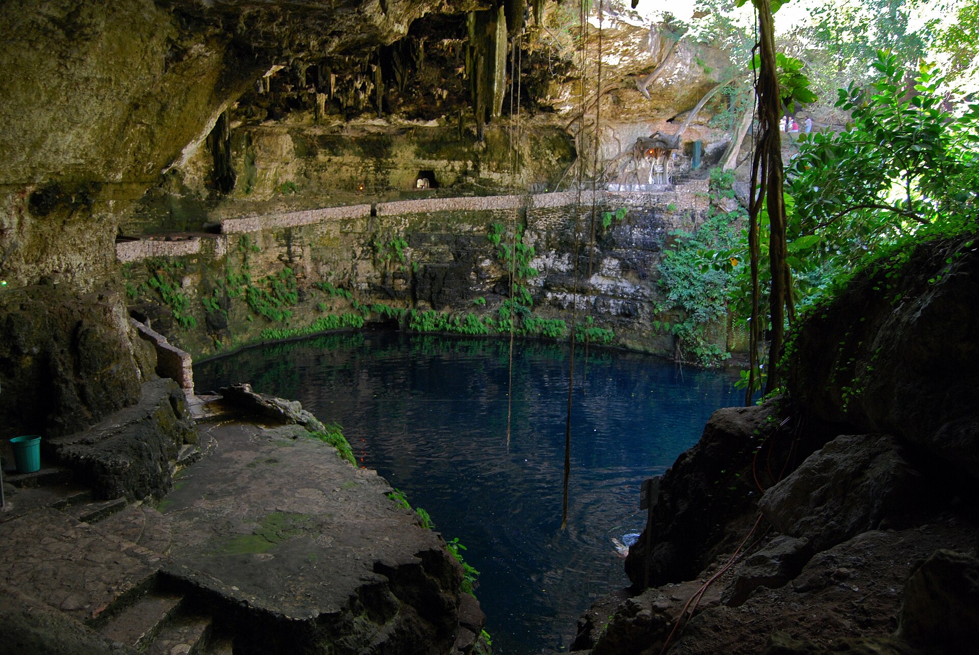 Los cenotes, puertas del inframundo